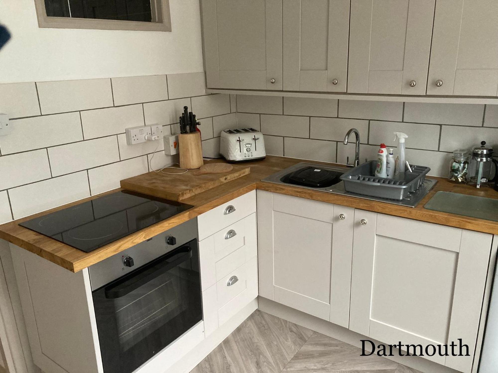 Nancie'S Place - Dartmouth Town Center With Private Parking - A Traditional Georgian Private Duplex Apartment - Beautifully Refurbished - Two Bedrooms, Bathroom, Kitchen And Lounge Diner 외부 사진