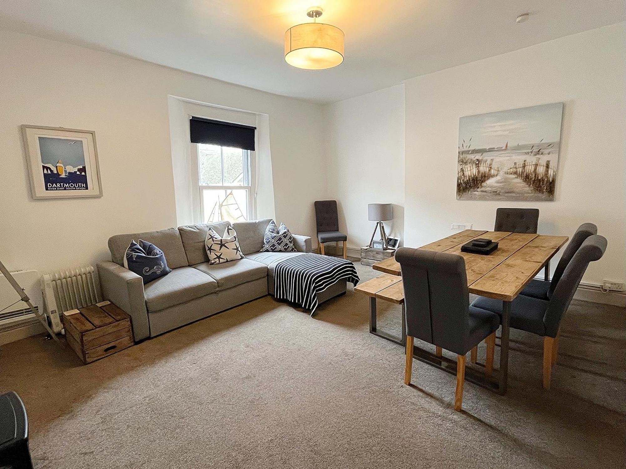 Nancie'S Place - Dartmouth Town Center With Private Parking - A Traditional Georgian Private Duplex Apartment - Beautifully Refurbished - Two Bedrooms, Bathroom, Kitchen And Lounge Diner 외부 사진